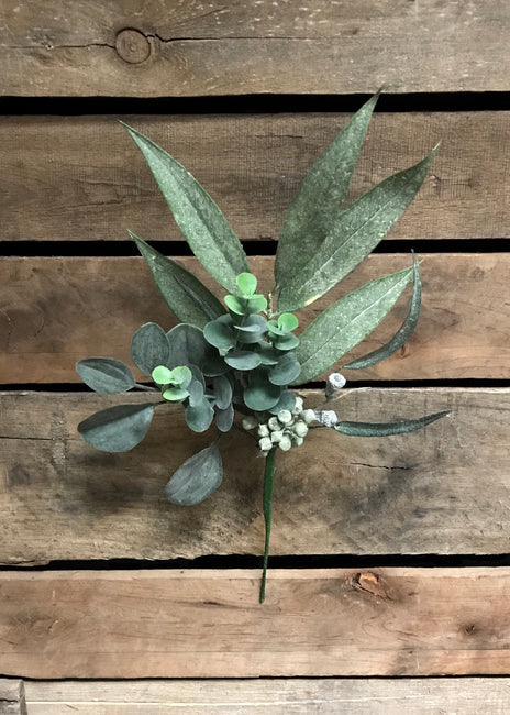 Mixed Eucalyptus Berry Spray 16”