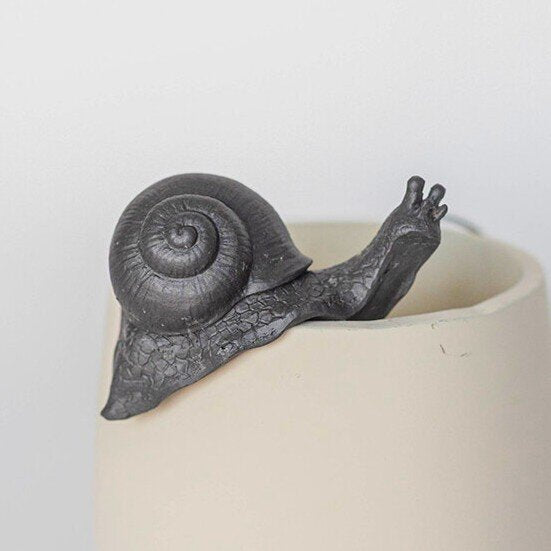 Black Snail Flower Pot Decoration - Large