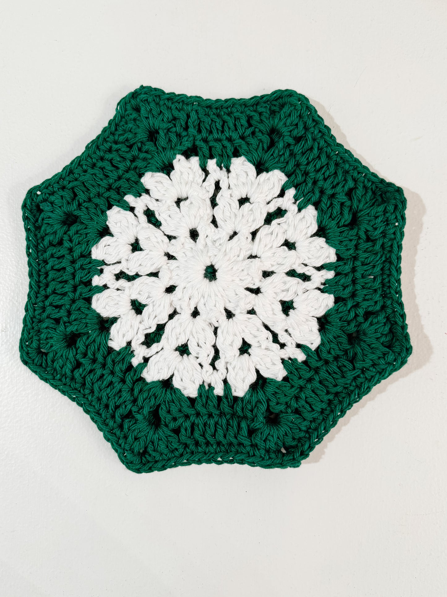 Crocheted Green Holiday Hot Pad