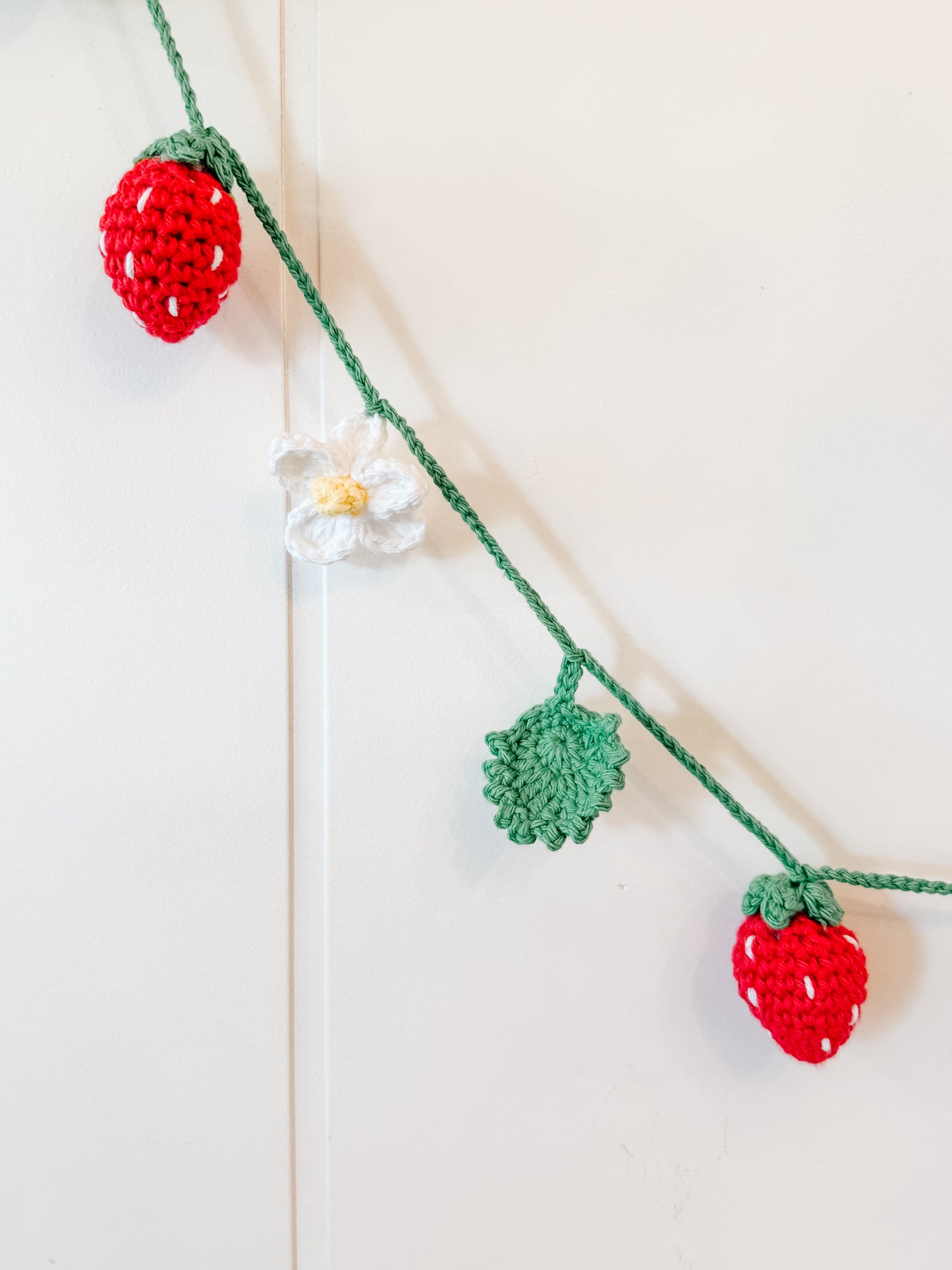 Crocheted Strawberry/Daisy Garland