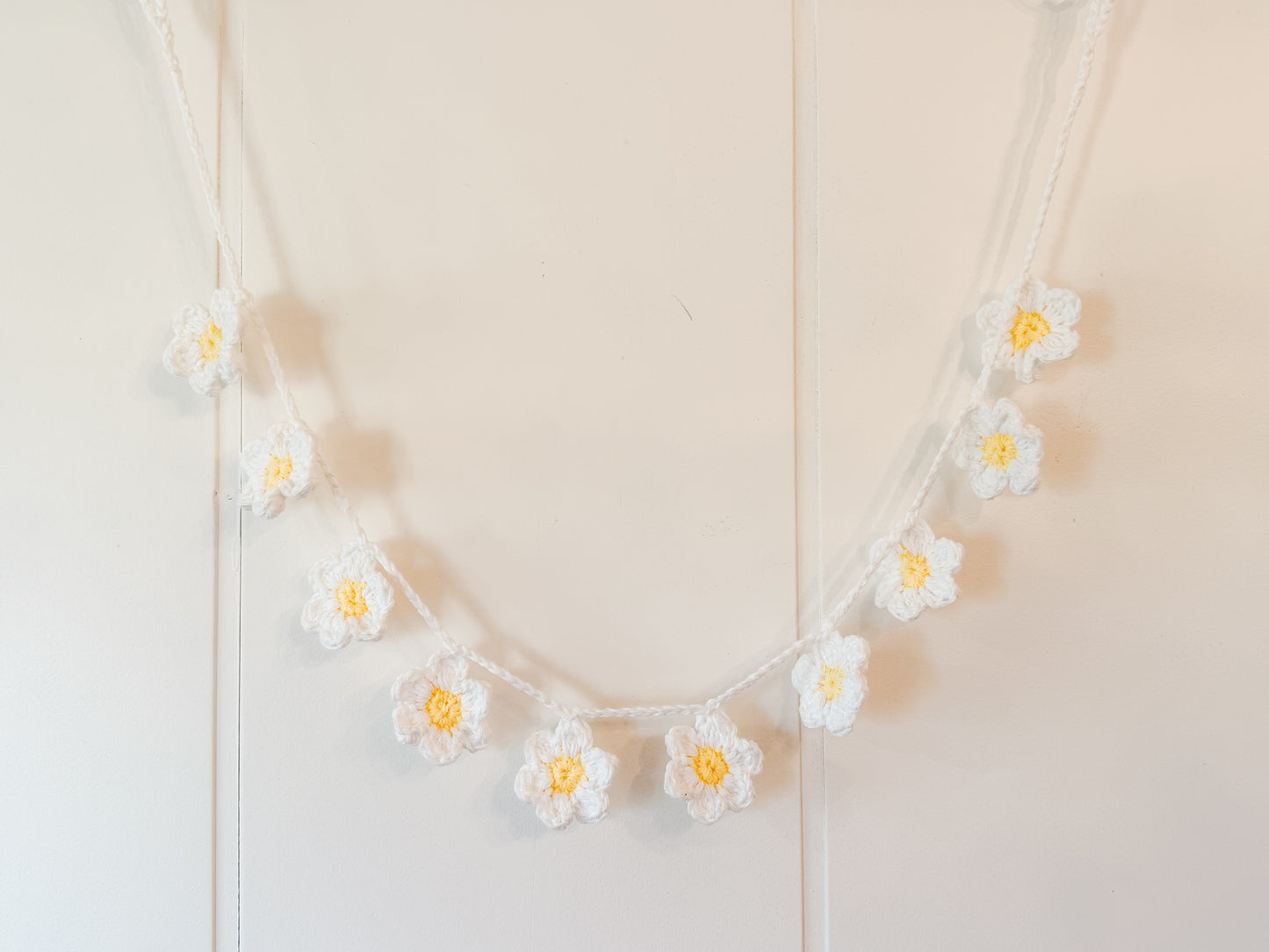 Crocheted Daisy Garland